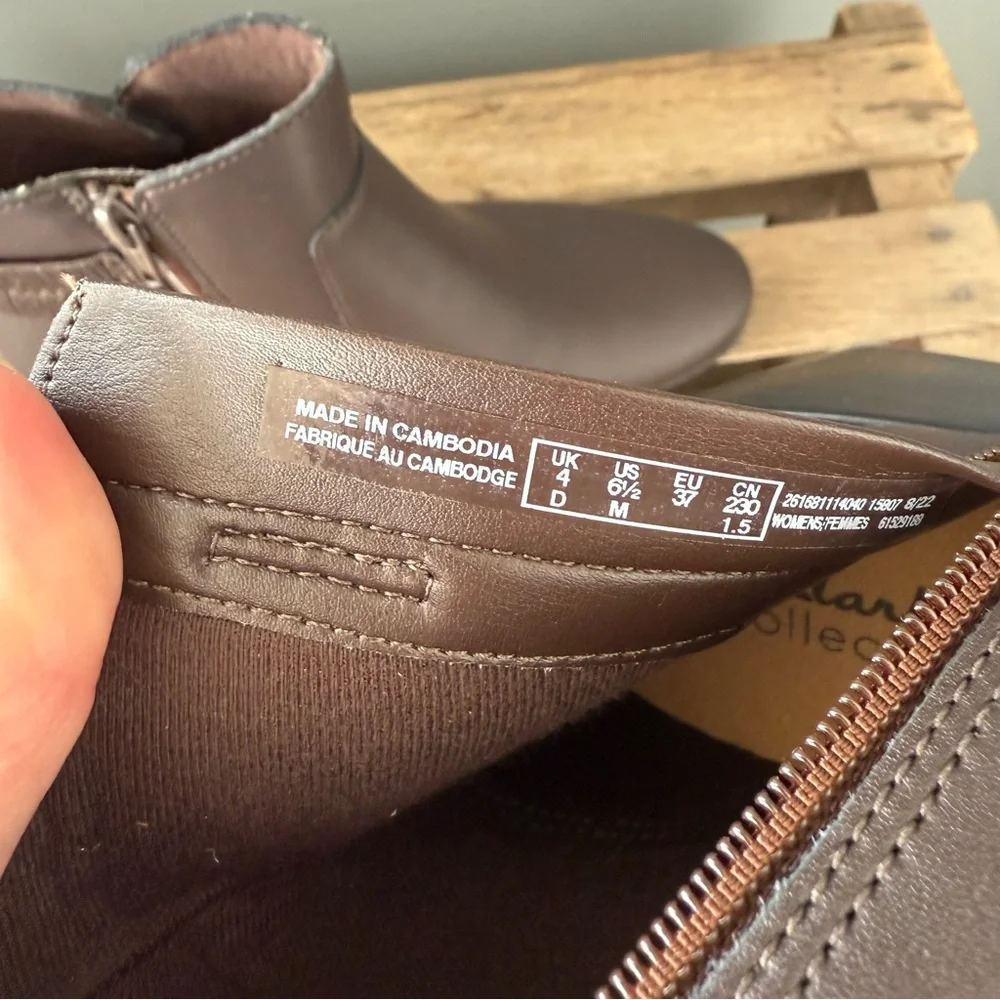 NEW Clarks Emily 2 Holly Ankle Leather Boots Womens‎ 6.5M Brown A28